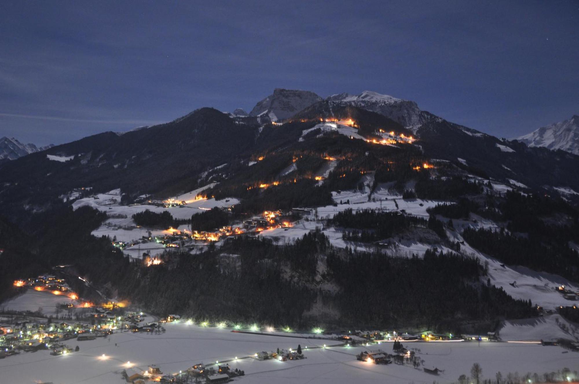 Ferienwohnung Ausblick Zillertal Hainzenberg Exterior foto