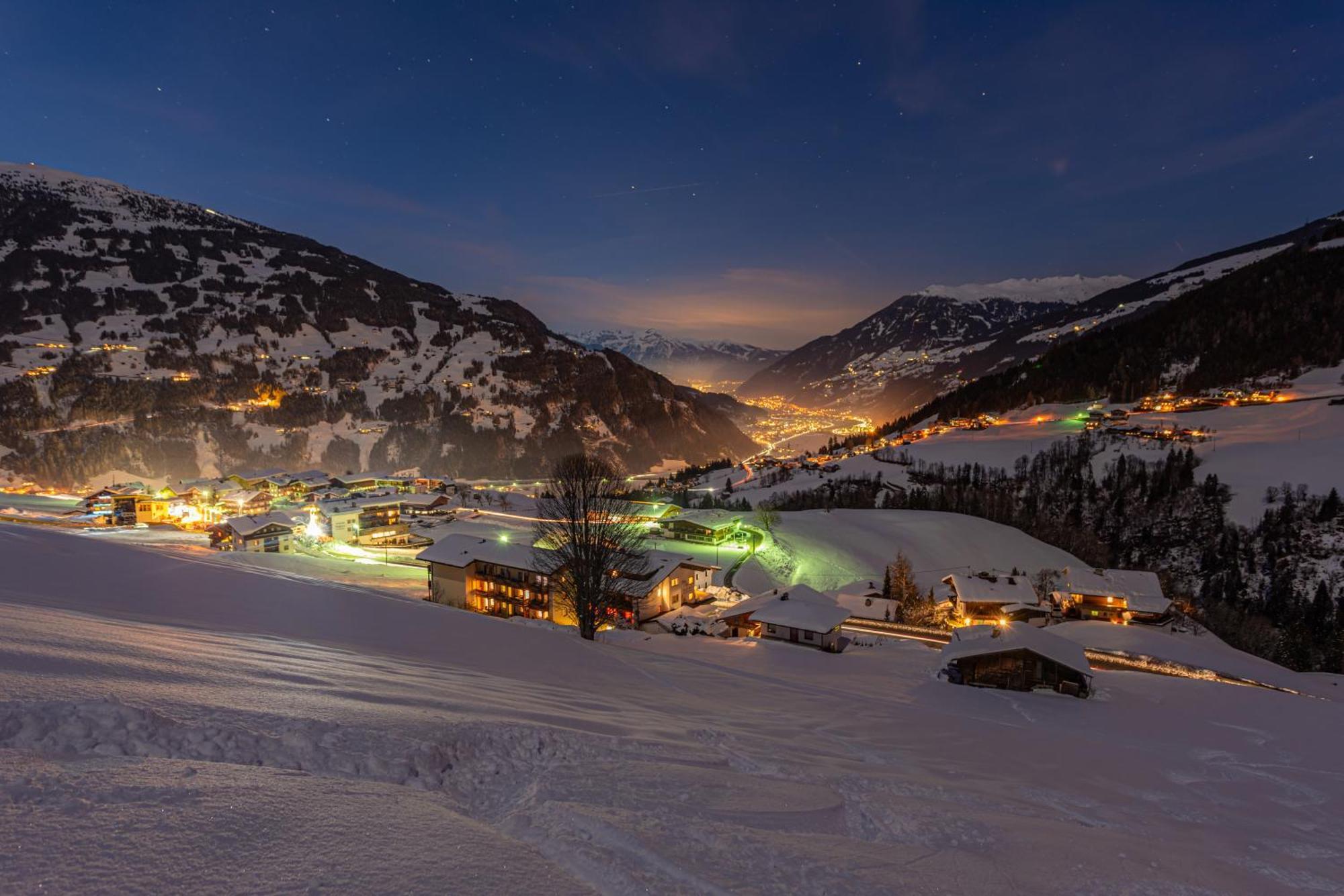 Ferienwohnung Ausblick Zillertal Hainzenberg Exterior foto
