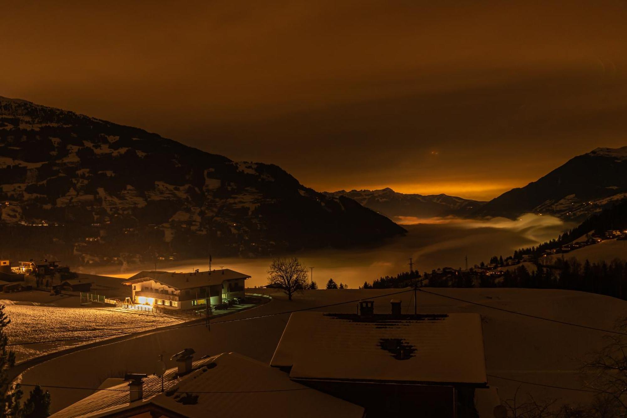 Ferienwohnung Ausblick Zillertal Hainzenberg Exterior foto