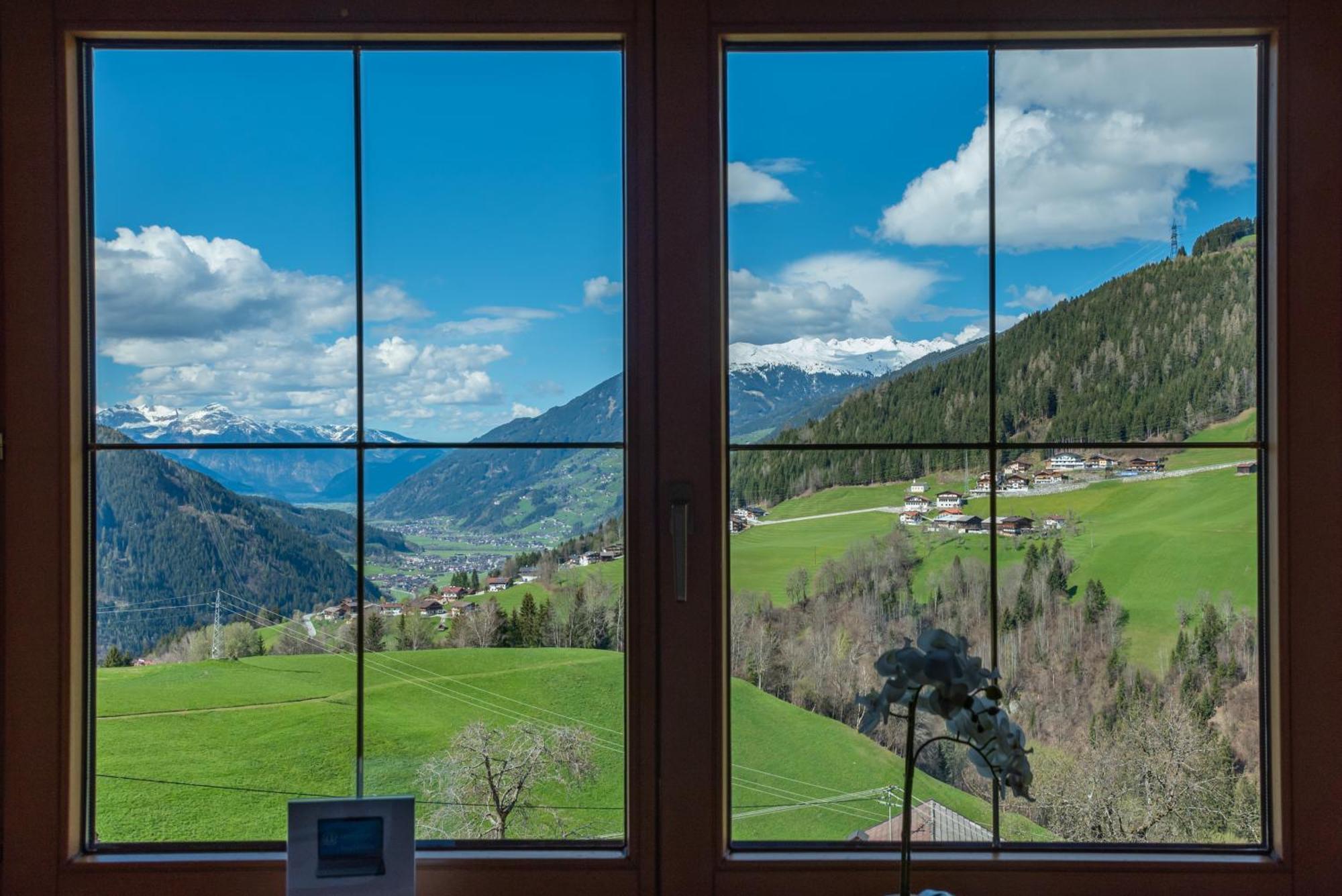 Ferienwohnung Ausblick Zillertal Hainzenberg Exterior foto
